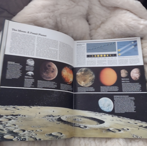 Atlas of the World hardcover book Readers Digest - Picture 15 of 16